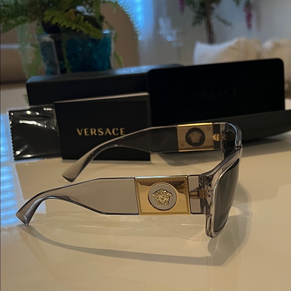 Versace Black and Gold Sunglasses unisex size 56